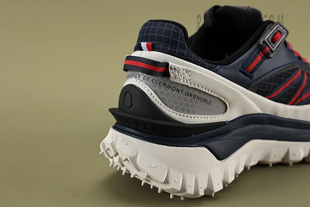 trailgrip gore-tex low black white & red reps